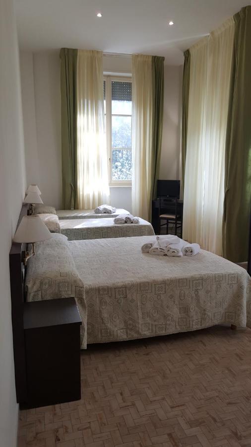 Casa Per Ferie "Sacro Cuore" Marina di Massa Zewnętrze zdjęcie