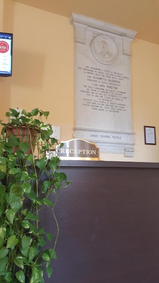 Casa Per Ferie "Sacro Cuore" Marina di Massa Zewnętrze zdjęcie